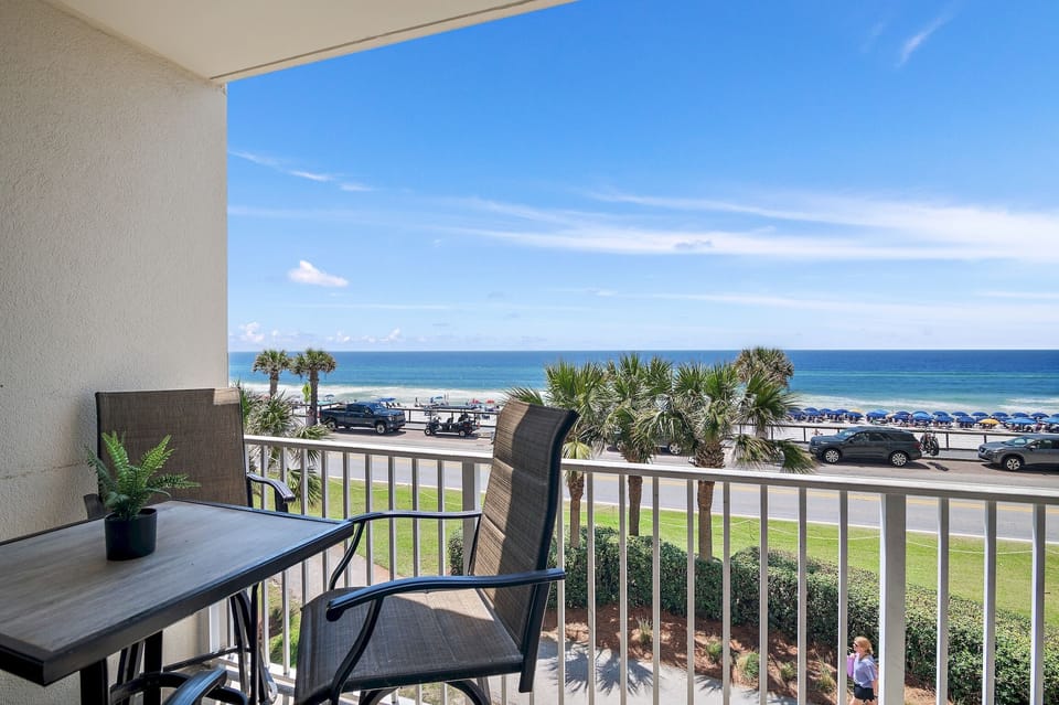 Stunning views from the 2nd Floor! The perfect place to enjoy your morning coffee or a cold afternoon beverage. The patio offers plenty of seating for lounging and dining!