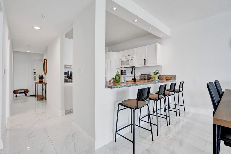 Gallery Condo | Living area