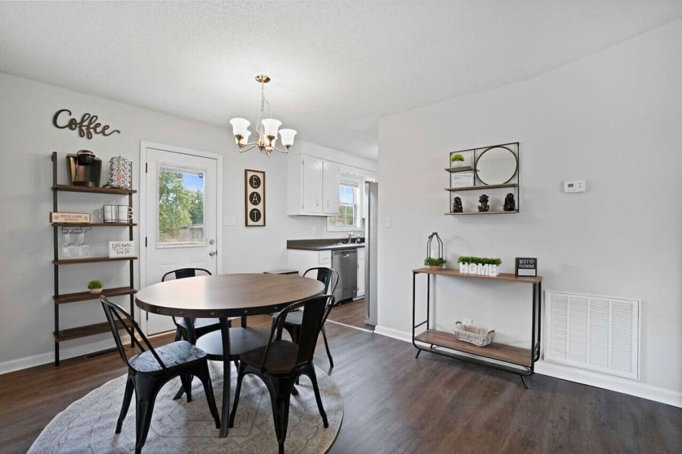 Dining  area with coffe bar