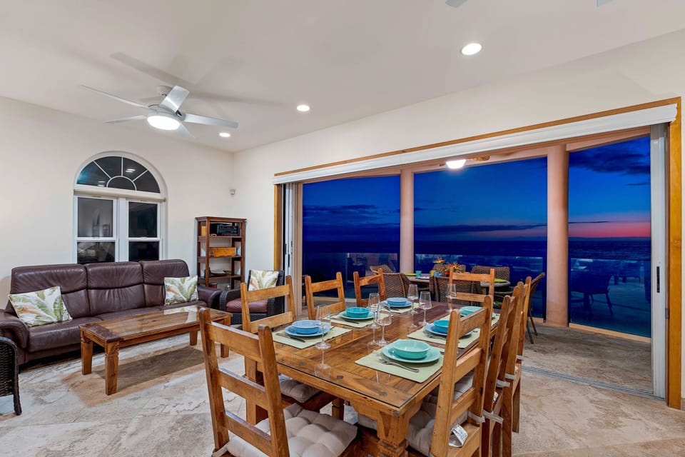 Always a view, indoor or outdoor dining.