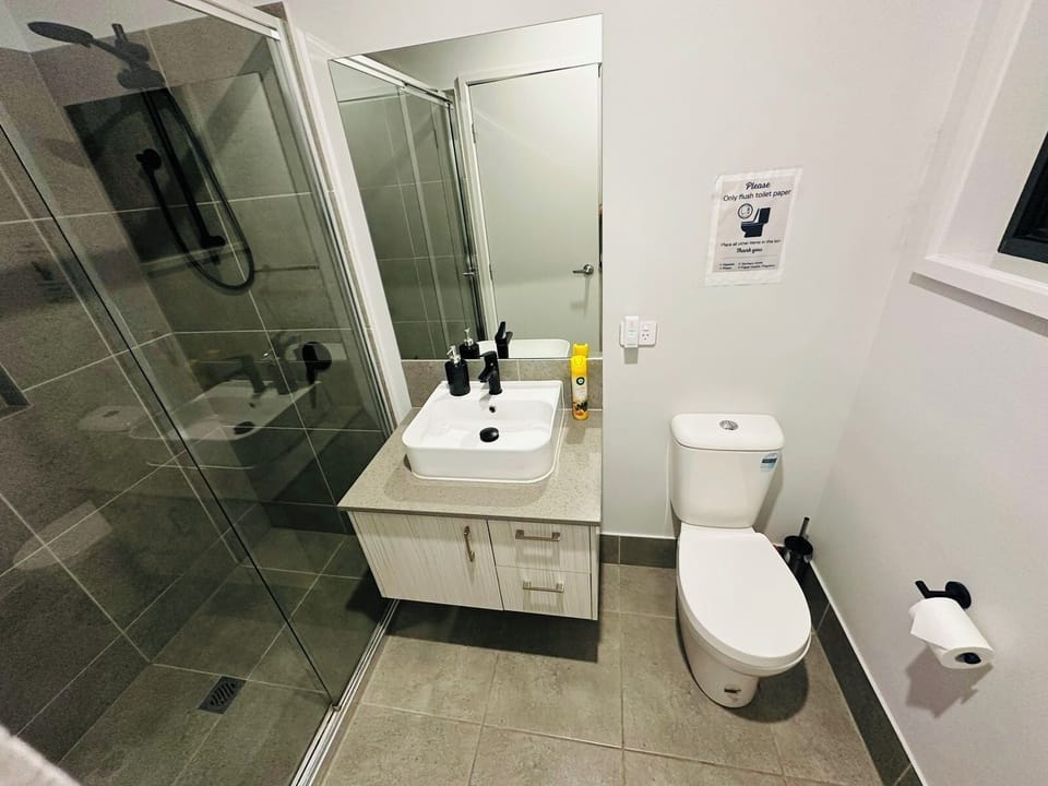 Large Main bathroom with separate bathtub and powerful shower