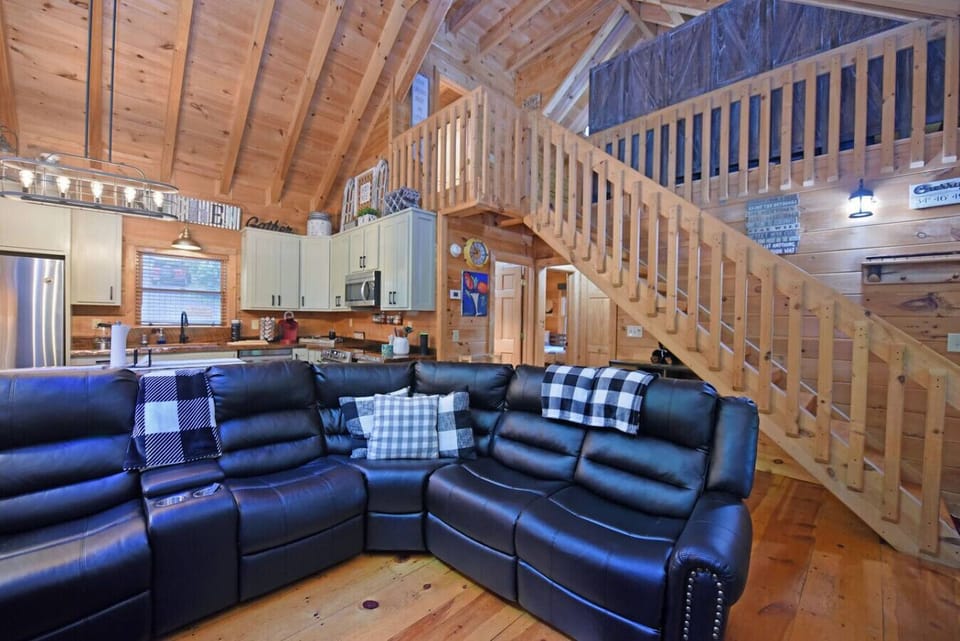 Elegant Escape Blue Ridge Ga cabin rental