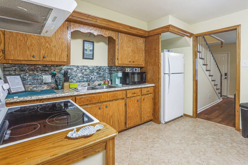 Kitchen | 1st Floor | Keurig Coffee Maker