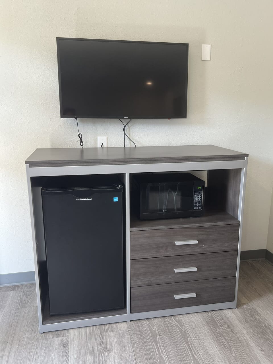 Deluxe Single Room, 1 King Bed, Private Bathroom | Interior