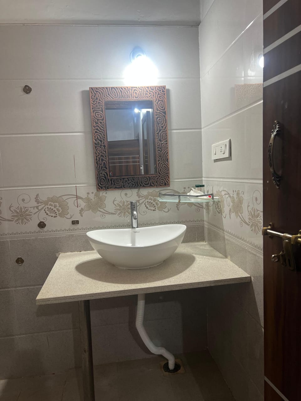 Family Room | Bathroom | Shower, rainfall showerhead, free toiletries, towels