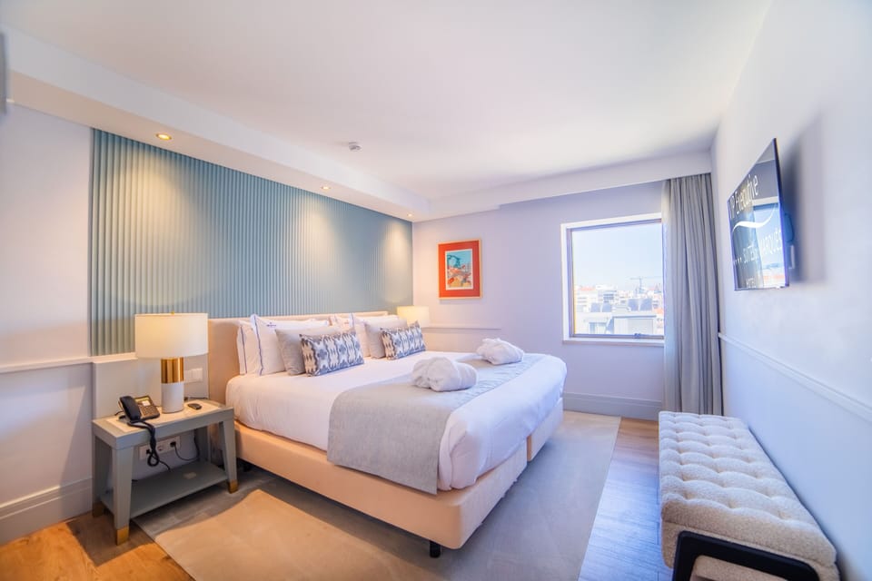 Desk, laptop workspace, free WiFi, bed sheets