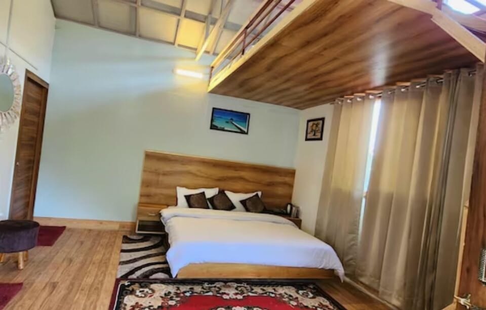 Family Room | 1 bedroom, soundproofing, free WiFi