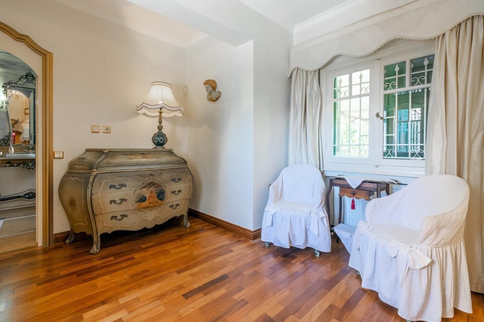 House | 7 bedrooms, soundproofing, Internet