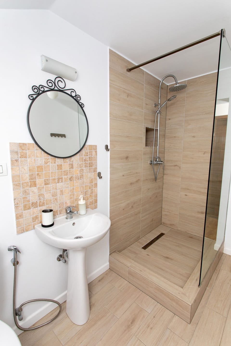 Quadruple Room | Bathroom | Hair dryer