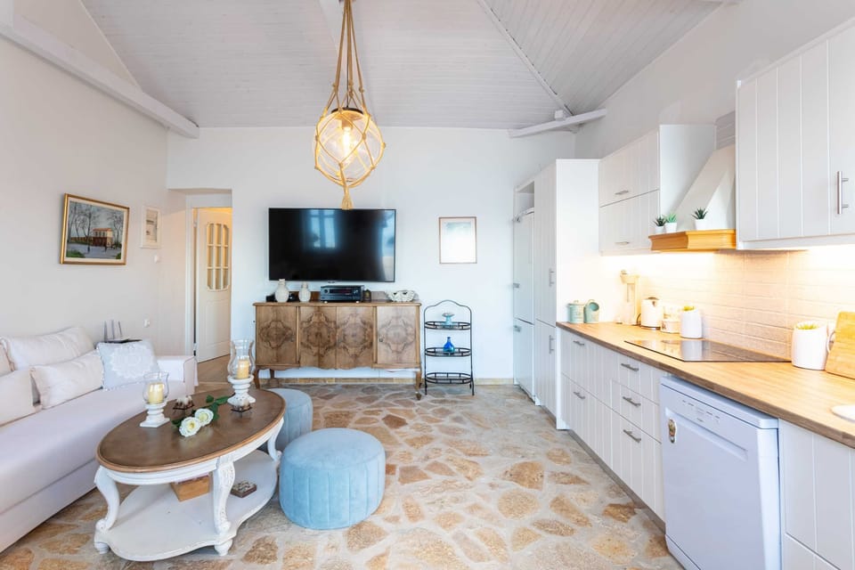 Airy open-plan layout – Where light meets comfort