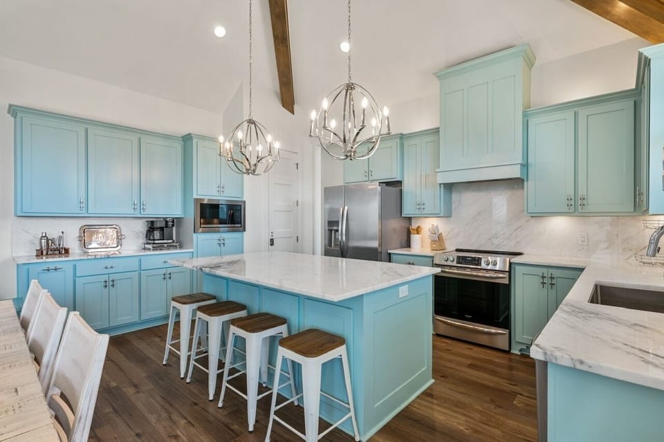 House, 4 Bedrooms | Private kitchen | Coffee/tea maker, fridge, oven, toaster