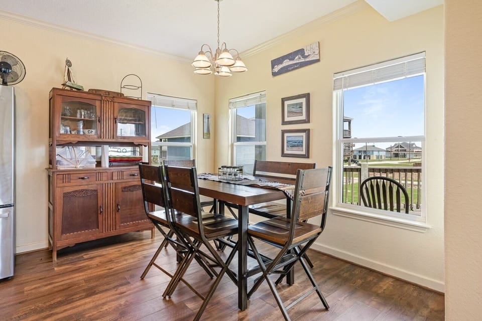 House, 4 Bedrooms | Dining