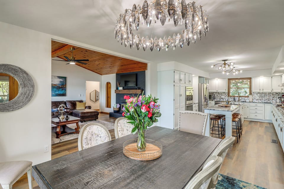 House (5 Bedrooms) | Interior