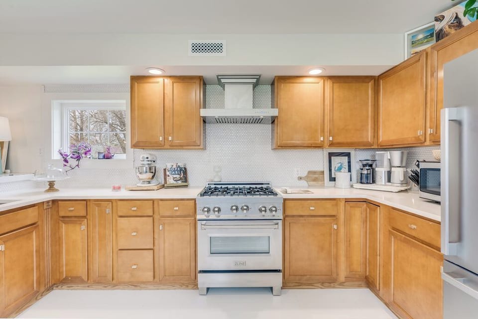 Stainless Appliances and all the comforts of home.