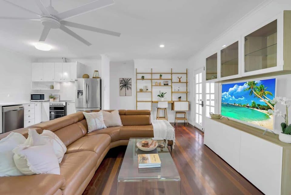 Perfect for relaxing or entertaining, the living area offers comfort and style, making it an ideal spot for family gatherings or unwinding after a day of exploration.