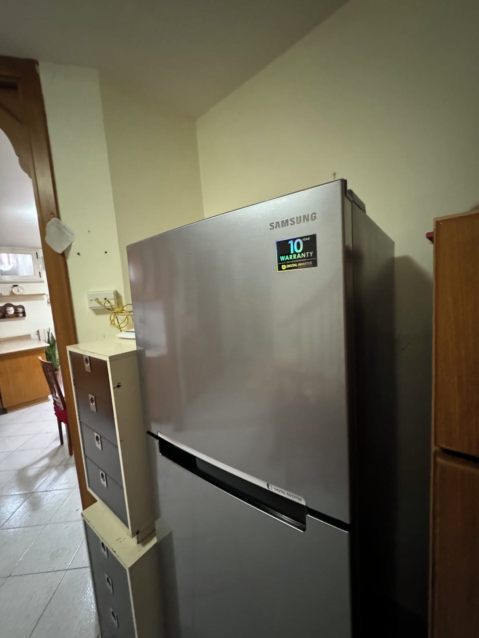 Full-size fridge, oven, stovetop, dishwasher