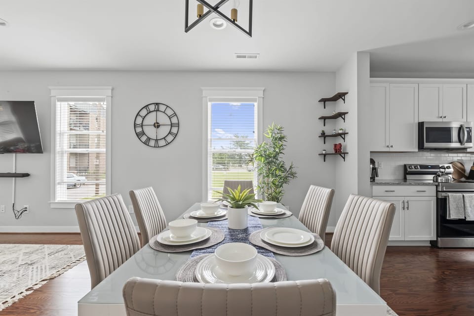 Enjoy a relaxing dinner here with friends and family