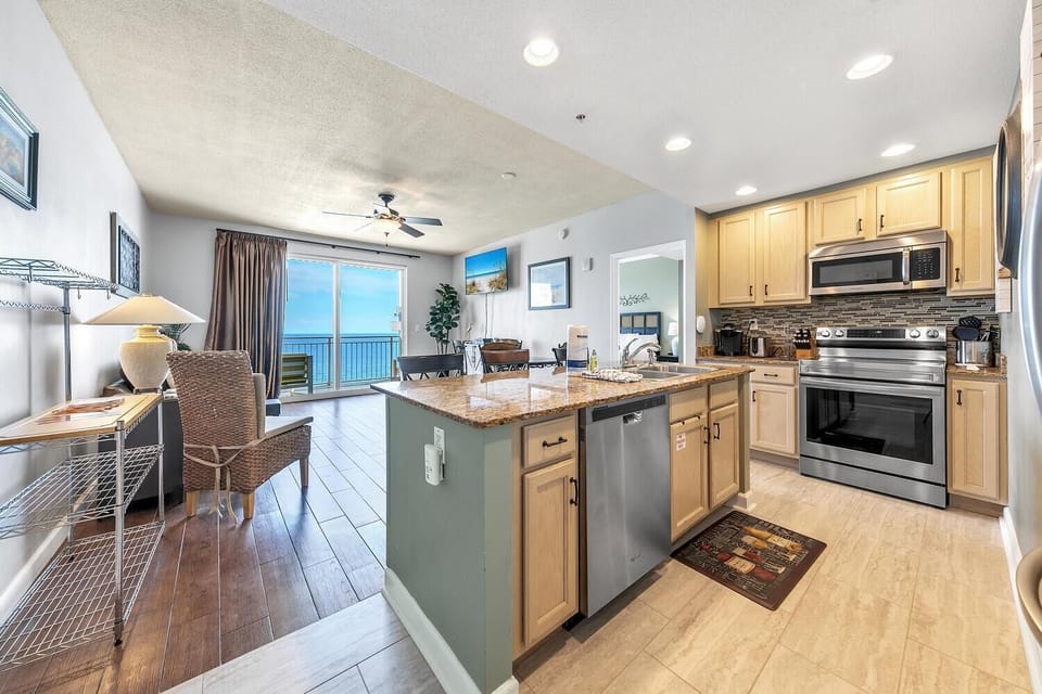 Condo, Multiple Beds (Sterling Reef 1504) | Private kitchen | Oven, toaster