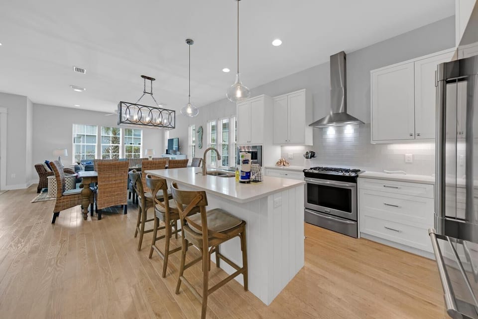 House, Multiple Beds (This is Living) | Private kitchen | Oven, toaster