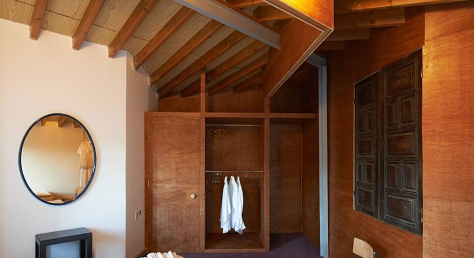 Monadiko house bedroom