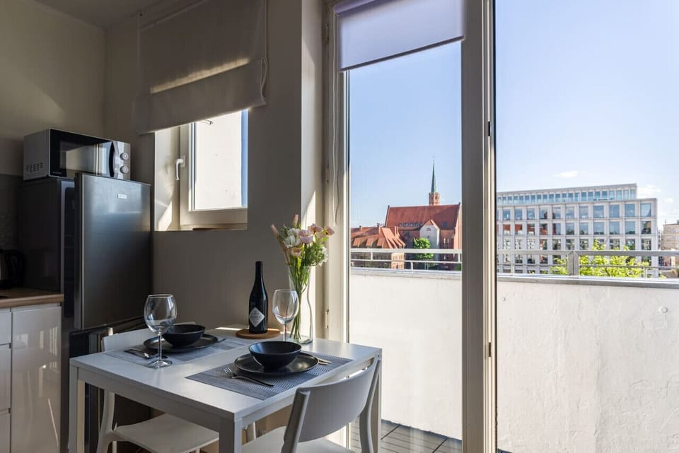 Dining Area | Book Now with RENTUJEMY