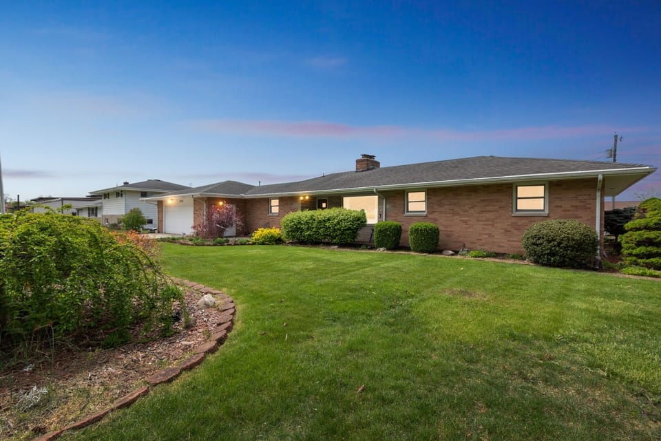 Grass, Lawn, Outdoors, Nature, Bench