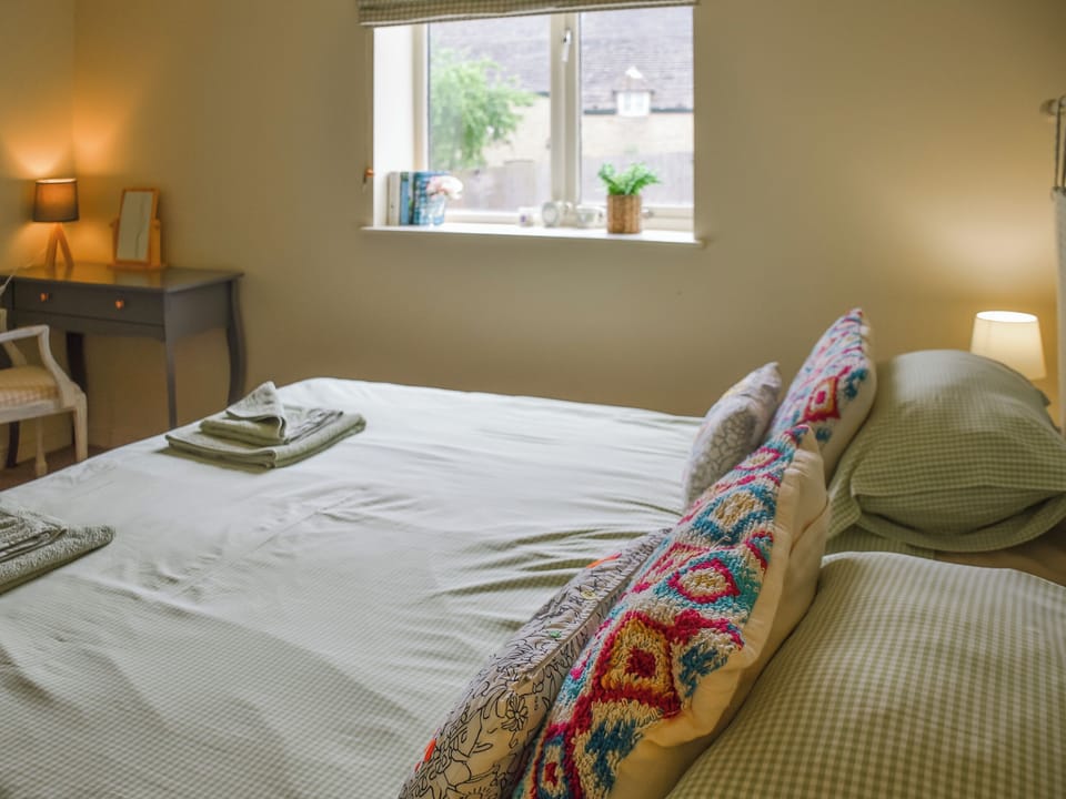 Double bedroom | Lily Pad 4 - Lily Pad Cottages, Nassington, near Stamford