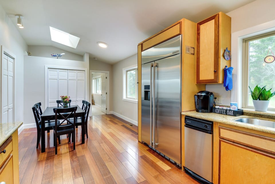 Dining Area | Dishware & Flatware | 2nd Floor