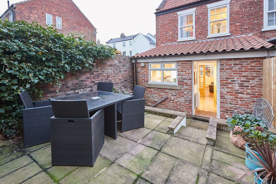 Enclosed Outdoor Space