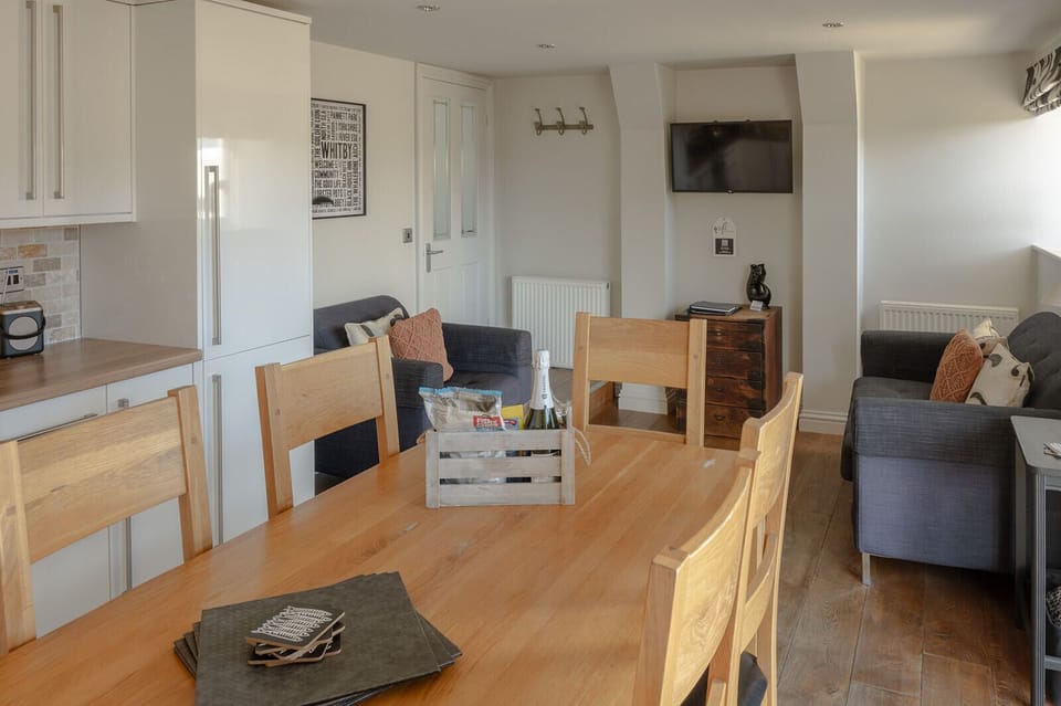Open Plan Dining/Kitchen with Extra Seating Area