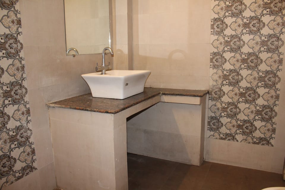 Shower, rainfall showerhead, designer toiletries, bathrobes