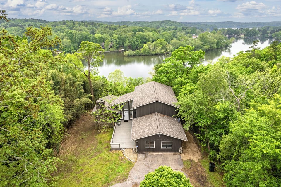 House overlooking Lake Catherine