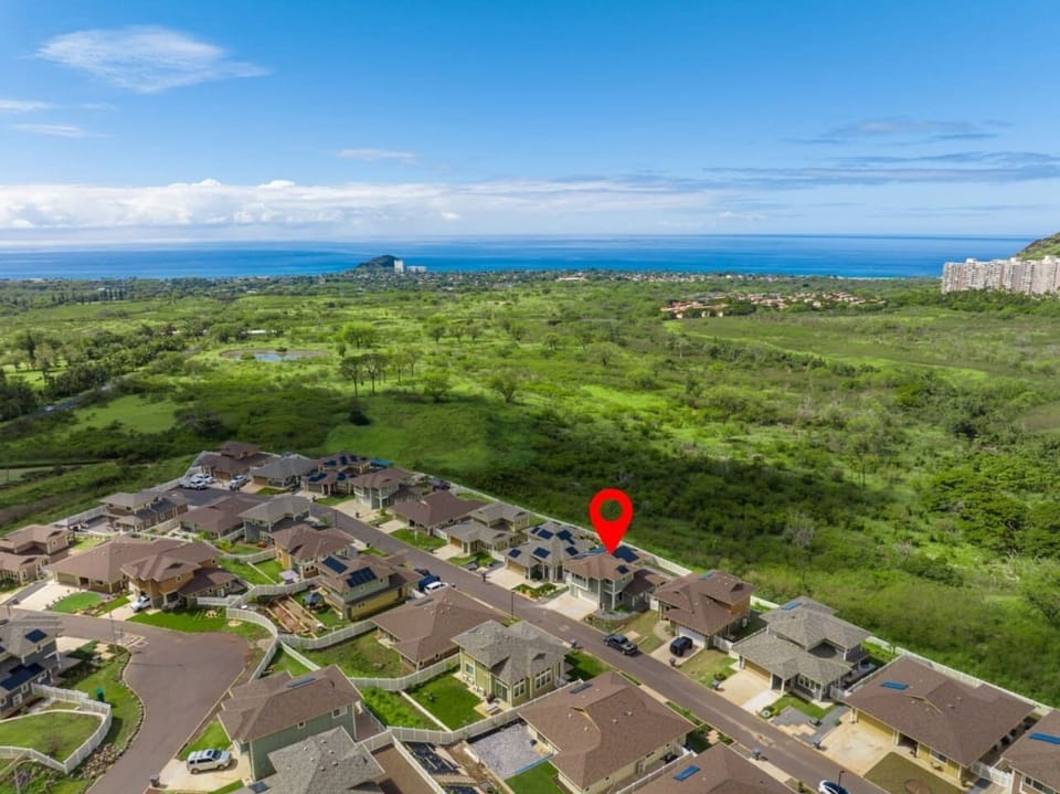 This home is locate on the perimeter and boost the most amazing unobstructed views!
