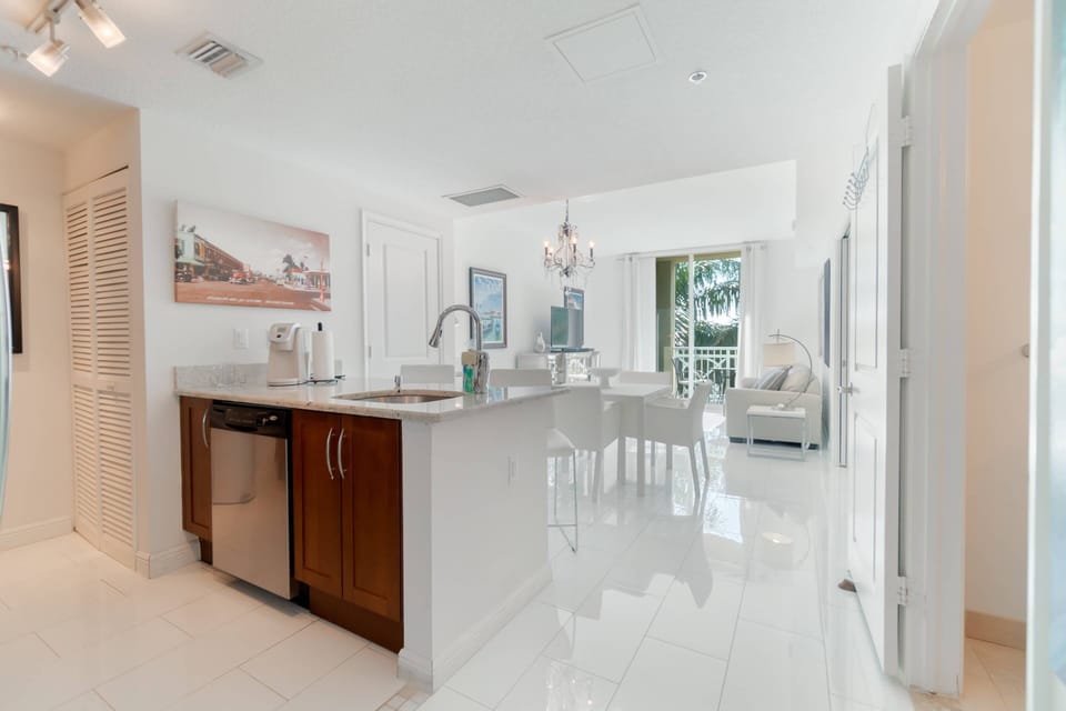 Kitchen and Livingroom