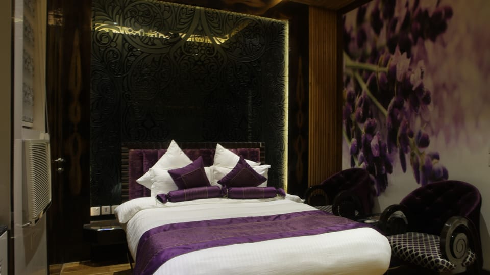 Presidential Double Room | In-room safe, soundproofing, iron/ironing board, free WiFi