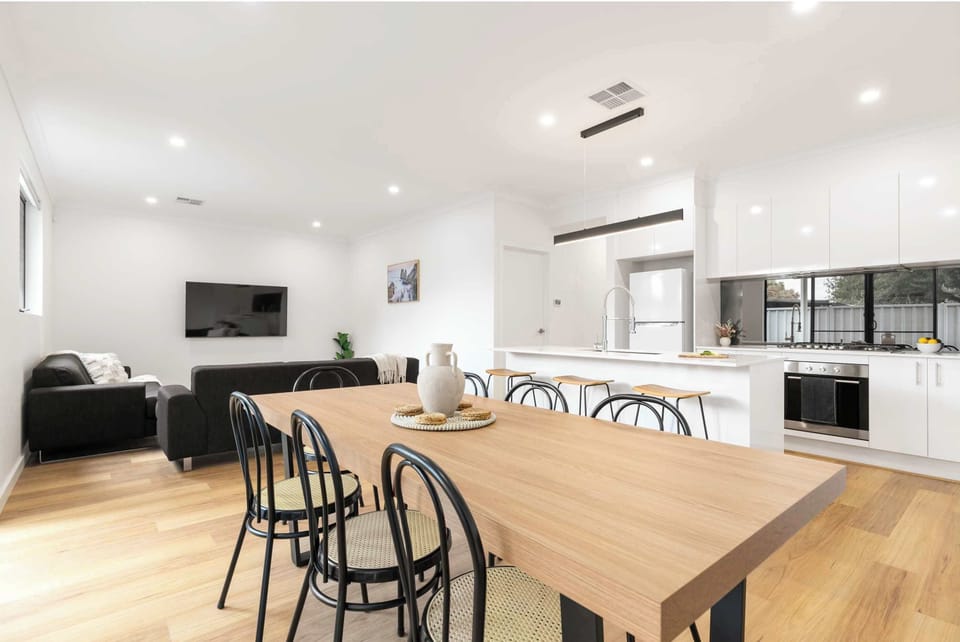 Open Plan Living/Dining
