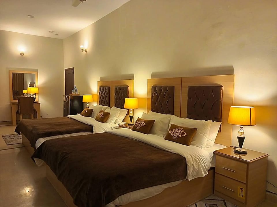 Quadruple Room | Desk, soundproofing, free WiFi