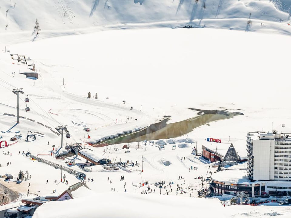 Snow and ski sports