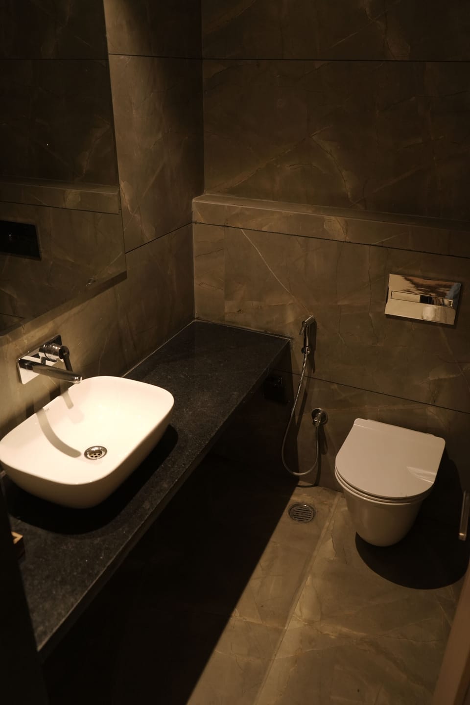 Family Room | Bathroom | Shower, rainfall showerhead, free toiletries, children's robes