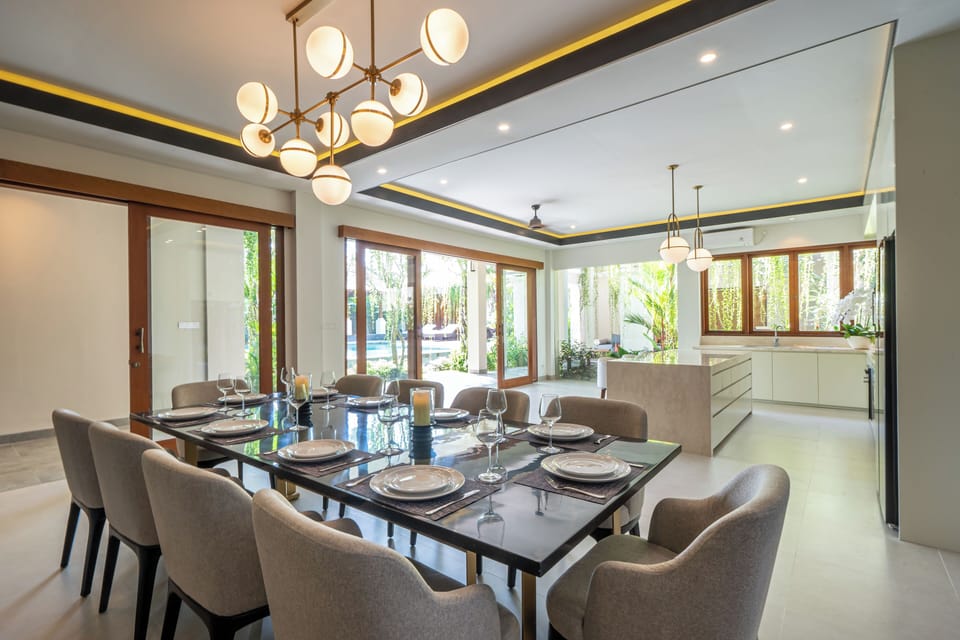 Dining roo/table
