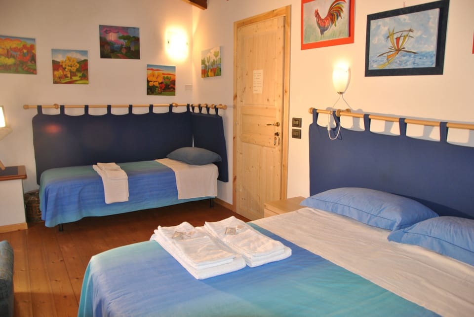 Premium bedding, in-room safe, desk, rollaway beds
