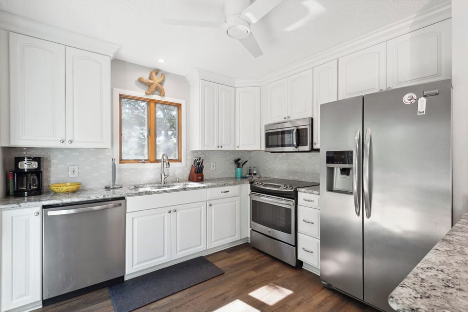 DU303: Aurora | Mid Level Kitchen
