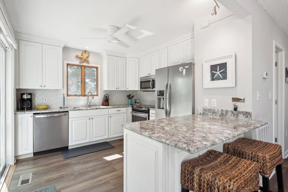 DU303: Aurora | Mid Level Kitchen