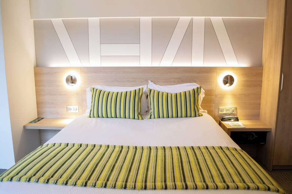 Standard Double Room | Minibar, in-room safe, desk, laptop workspace