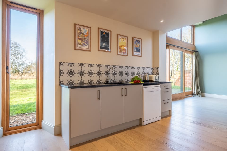 Ground floor: Well-equipped kitchen