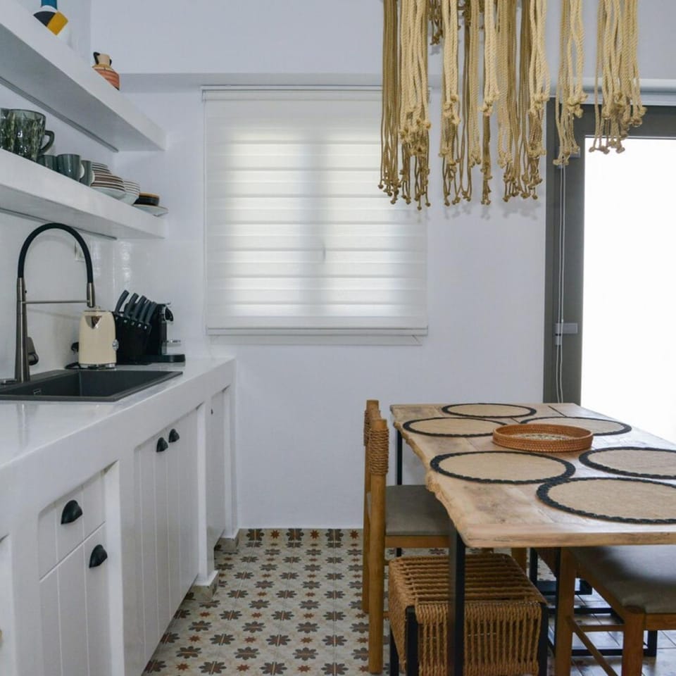 House, Smoking | 2 bedrooms, desk