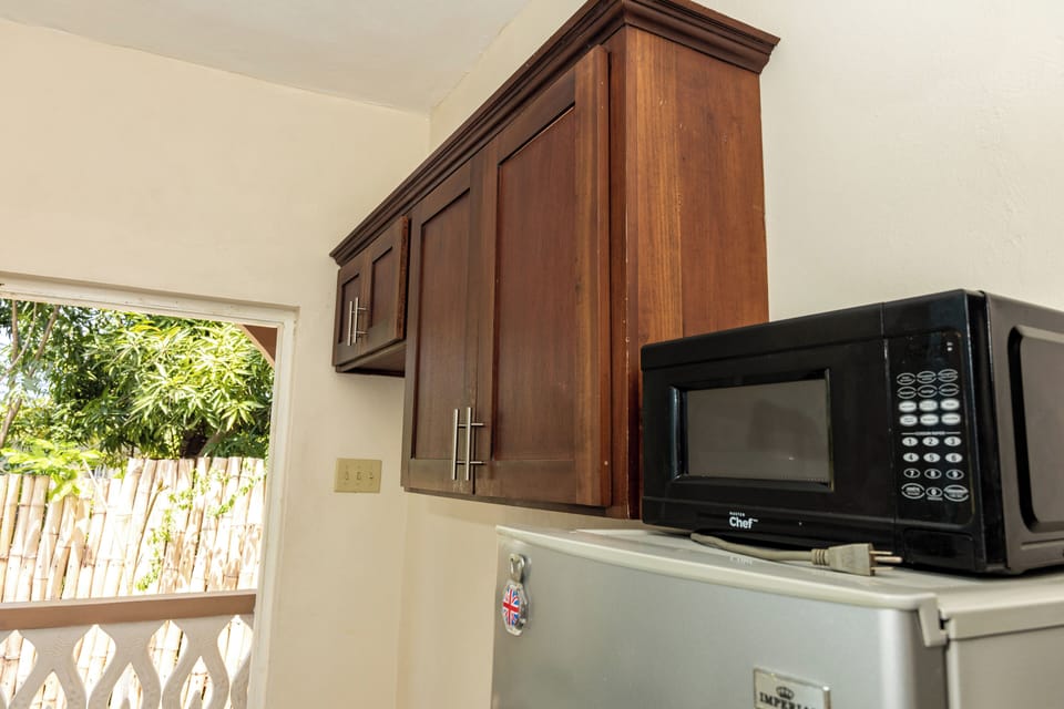 Cottage, 1 Bedroom, Patio, Beachside | Private kitchen