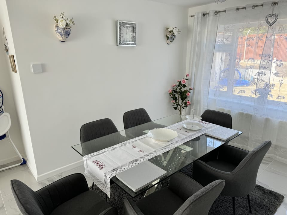 House | Dining