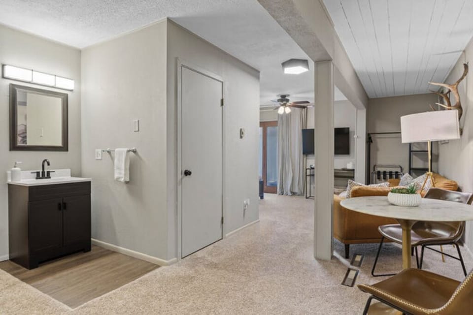 cd5d5ee7-9c60-47d0-8770-654c37ed65a7