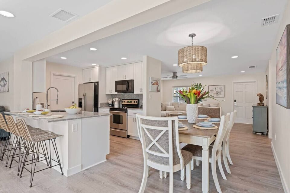 Open floor plan allows all guests to commune together.